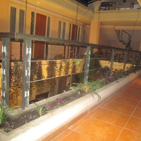 ฟรอนต์ วัน บูทิก บาลูรัน มาลัง Hotel มะลัง ภายนอก รูปภาพ