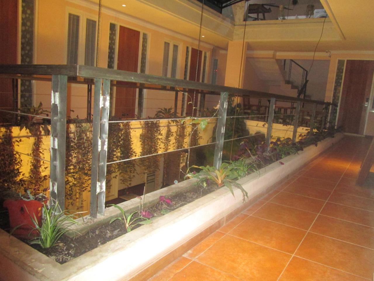ฟรอนต์ วัน บูทิก บาลูรัน มาลัง Hotel มะลัง ภายนอก รูปภาพ