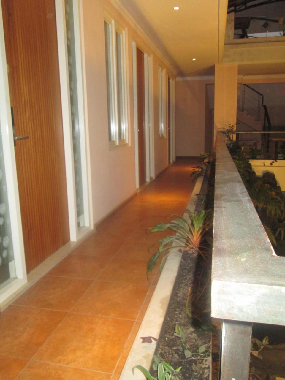 ฟรอนต์ วัน บูทิก บาลูรัน มาลัง Hotel มะลัง ภายนอก รูปภาพ