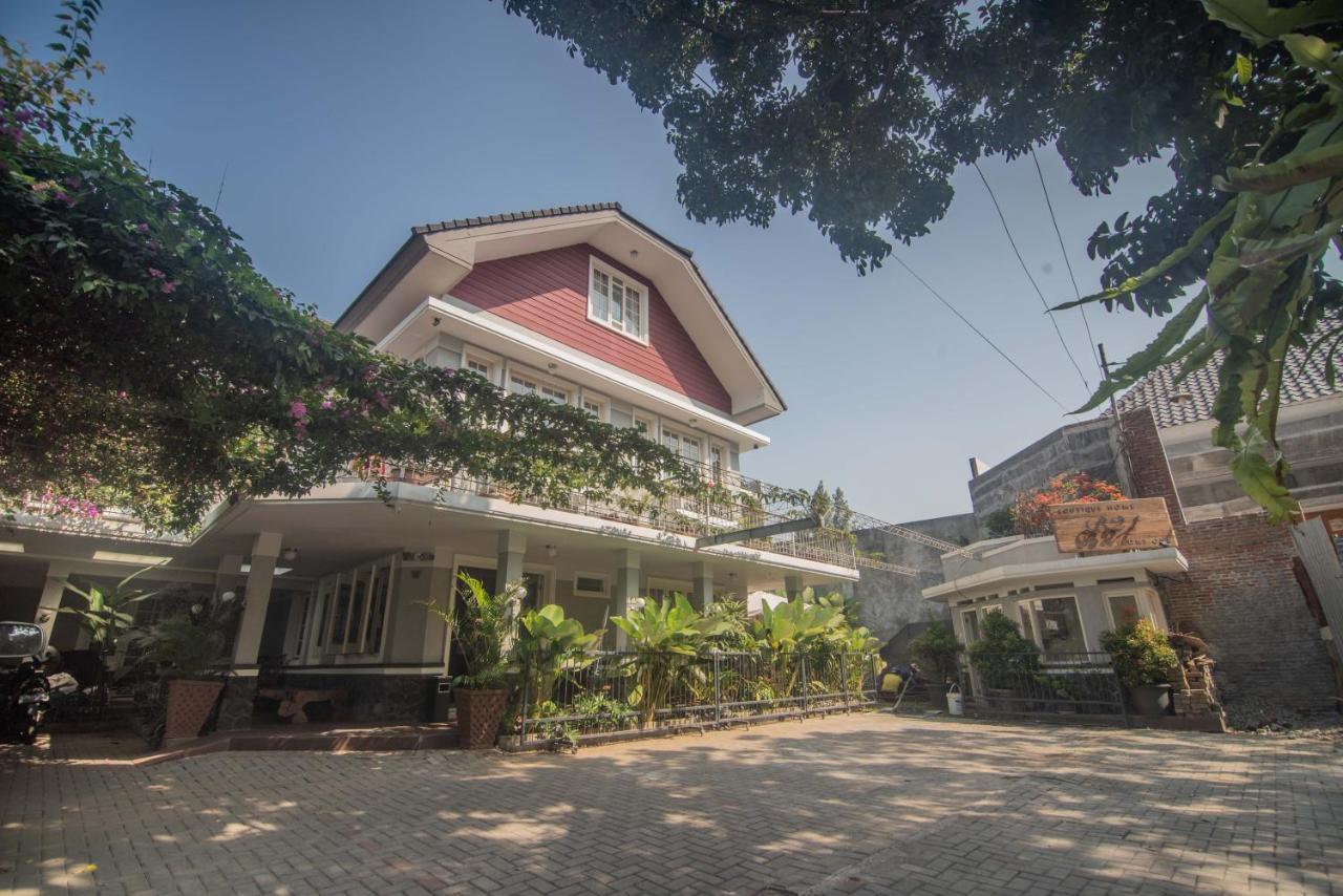 ฟรอนต์ วัน บูทิก บาลูรัน มาลัง Hotel มะลัง ภายนอก รูปภาพ